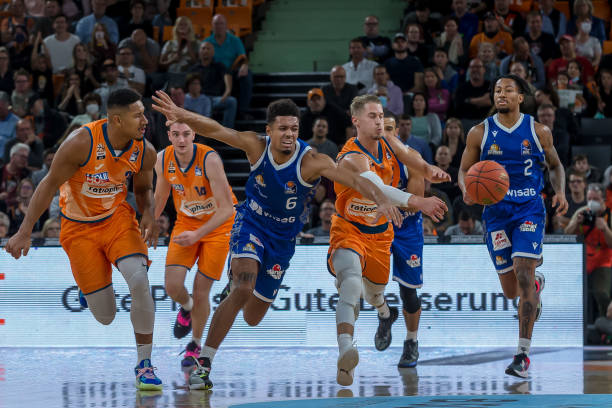 而阿利亚西 而阿利亚西